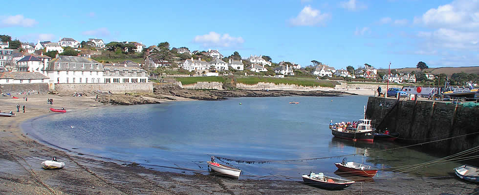 Its beautiful scenery and sandy beaches make the Roseland a popular area for tourists to Cornwall